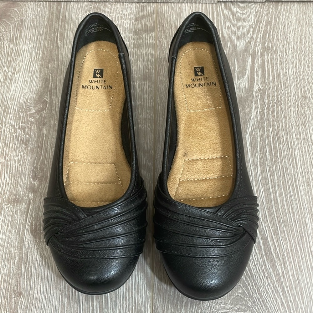 NWOT White Mountain Sable Faux Leather Gathered Ballet Flats 7